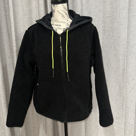 JoyLab Women’s Black Teddy Zip up fleece size medium like new - Picture 5 of 5
